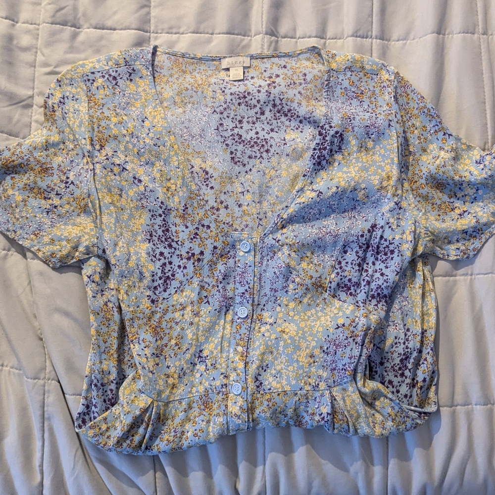 Hinge Flowy Floral Button-Front Dress